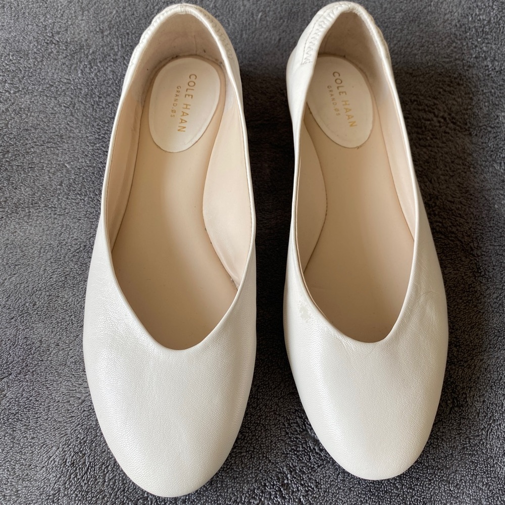 COLE HAAN Kaia Leather Flats in Cream Size 8